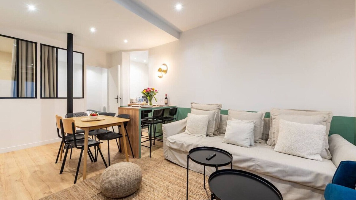 Arts-et-Metiers House | Le Marais l 5BR - Home in Center of Paris with A/C