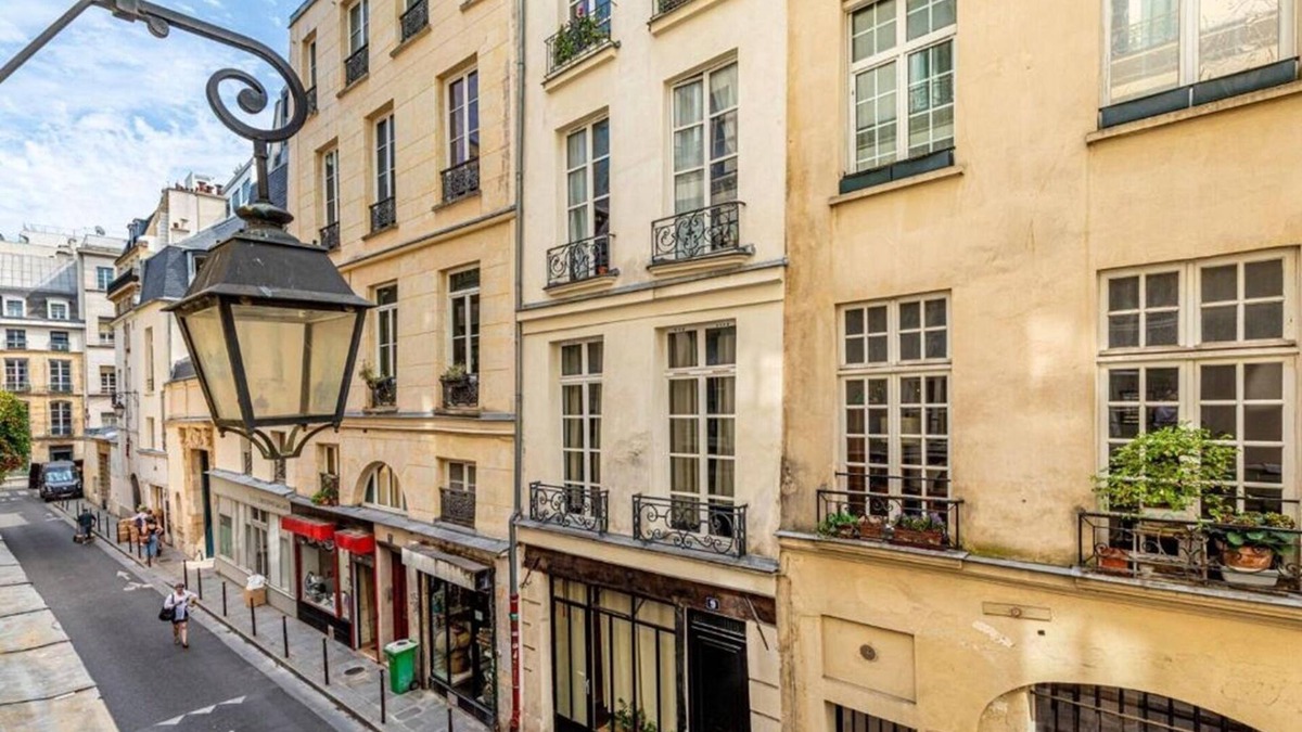 Saint-Merri Apartment | Le Marais: Where Paris Wears Its Soul-A Chic Parisian Hideaway/Triplex+Patio+A/C