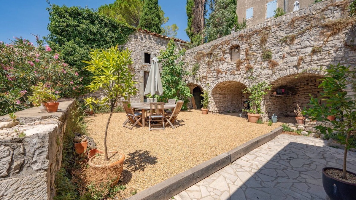 Vezenobres Villa | Le Martinet - Three Bedroom Villa, Sleeps 6