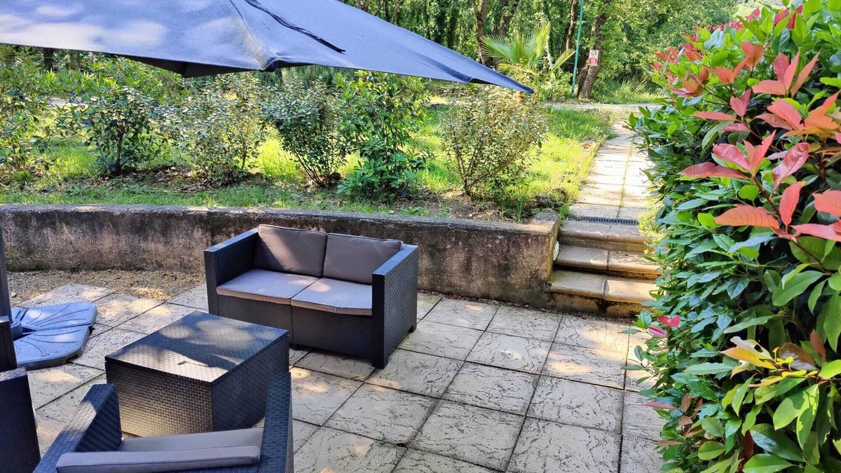 Chantemerle-les-Grignan Hotel | Le Mas des Laurels