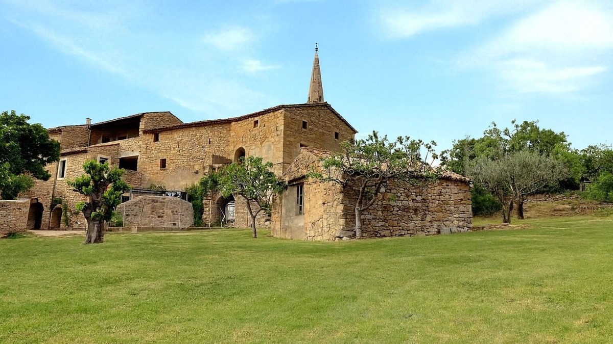 Brujas House | Le Mas des Tilleuls, between nature and authenticity