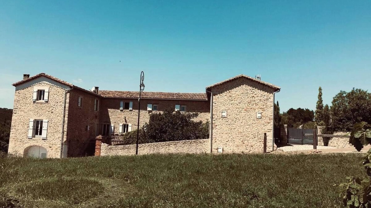 Vezenobres House | Le mas du figuier at the foot of the medieval city