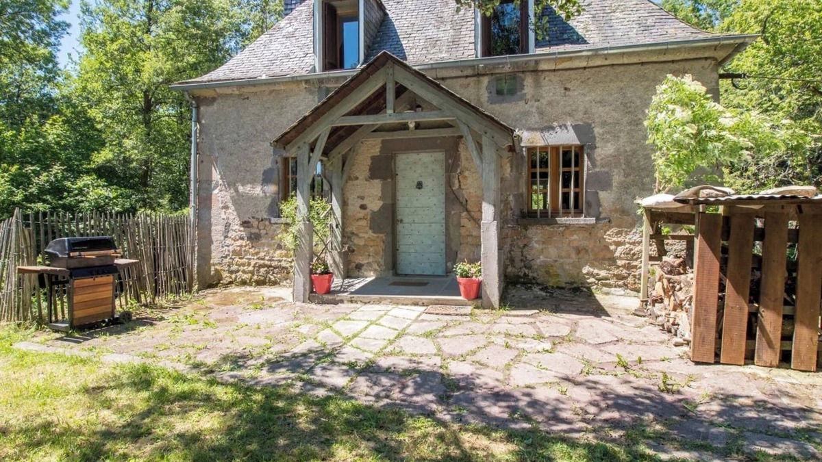 Saint-Sauves-d'Auvergne Ski Chalet | Le Moulin du Planchat 8pers