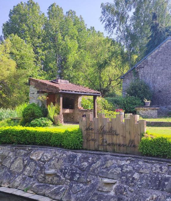 Cahagnes Bed & Breakfast | Le Moulin de Benneville chambres d'hôtes, petit déjeuner compris