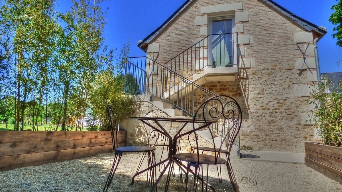 Fougere Hotel | Le Moulin de Follet B&B at the gates of the Flèche zoo and the castles of Anjou