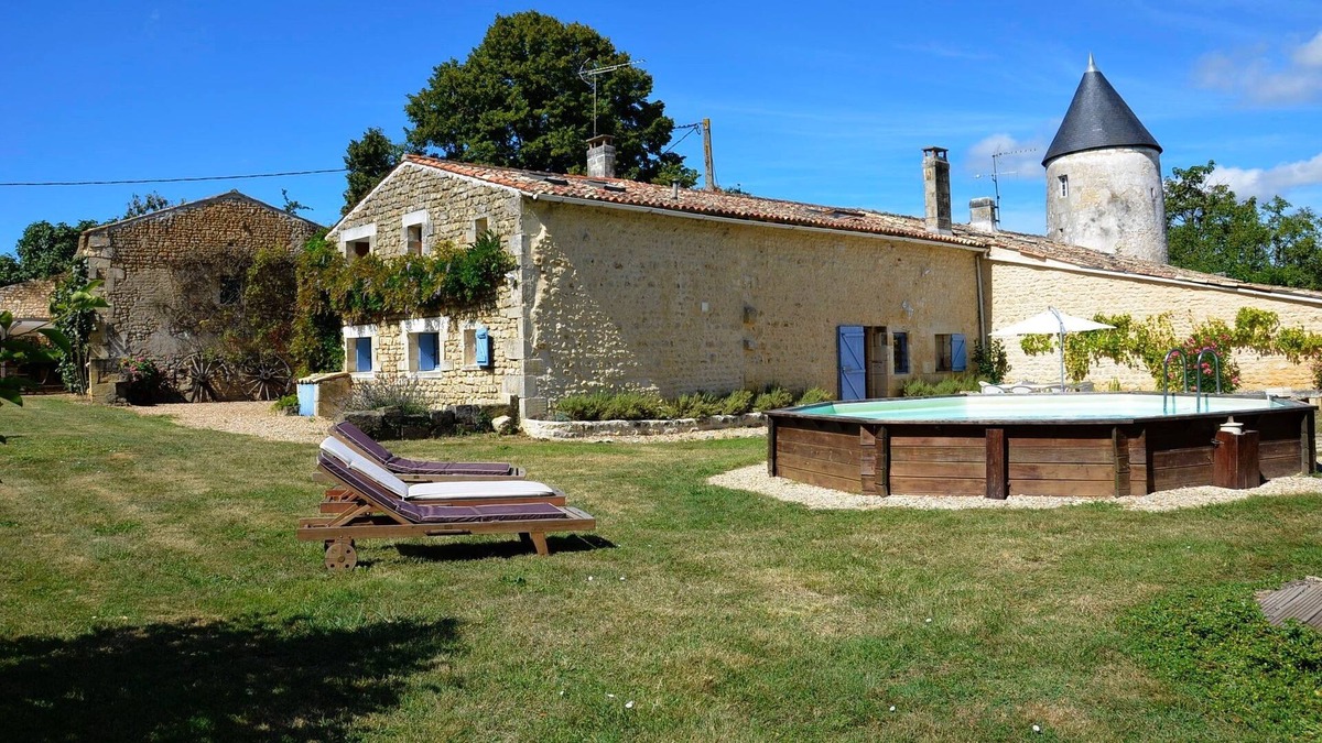 Champagnolles House | Le Moulin de l'Enclouse: Where time stands still ...