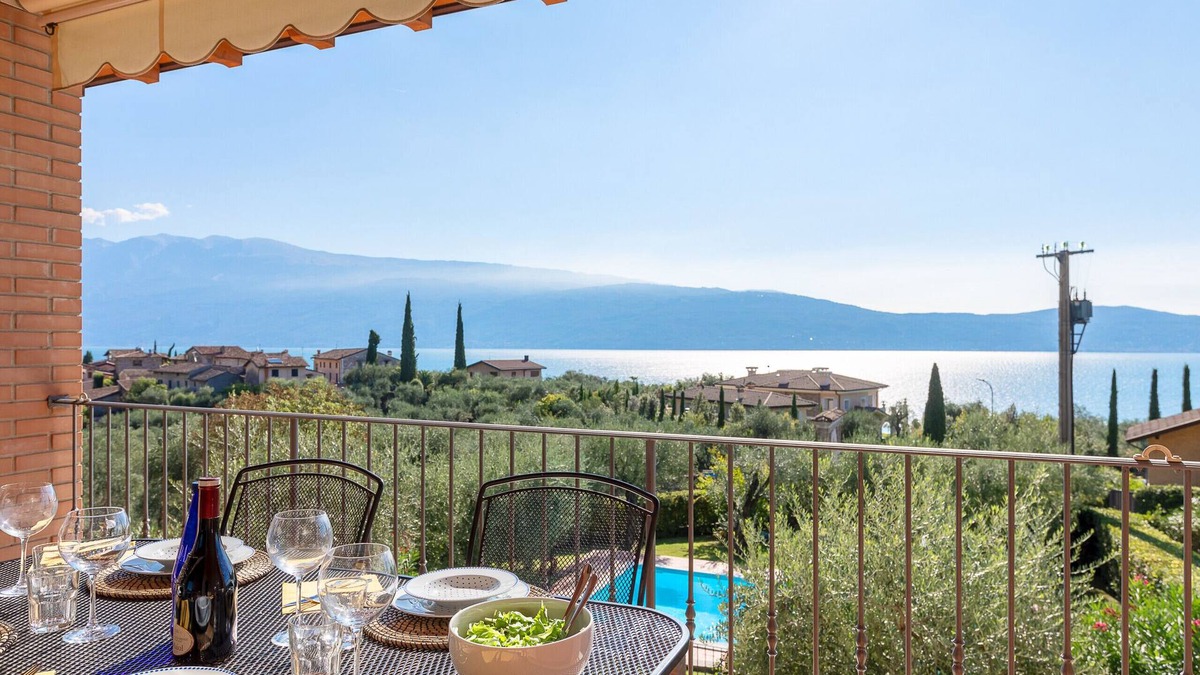 Pulciano Apartment | Le Olive 8/4 Apartment by Wonderful Italy