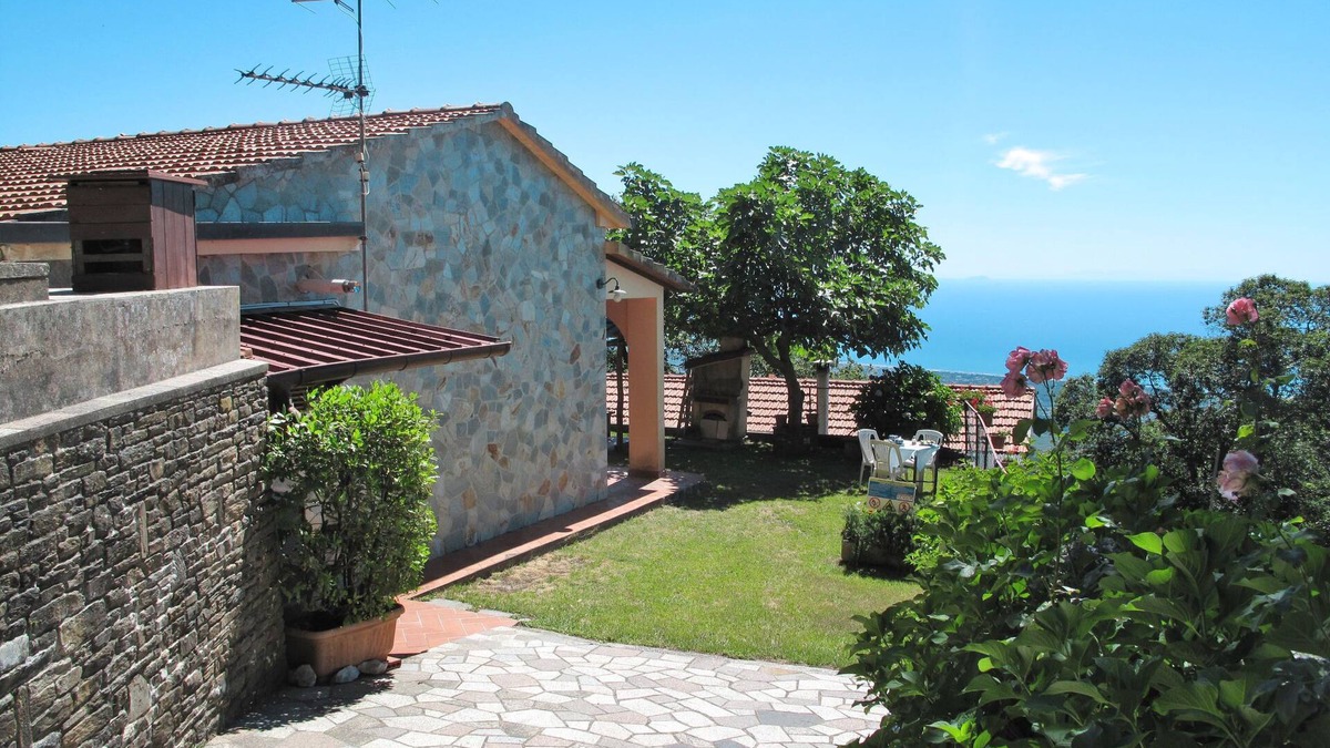 Montignoso House | Le Ortensie by Interhome