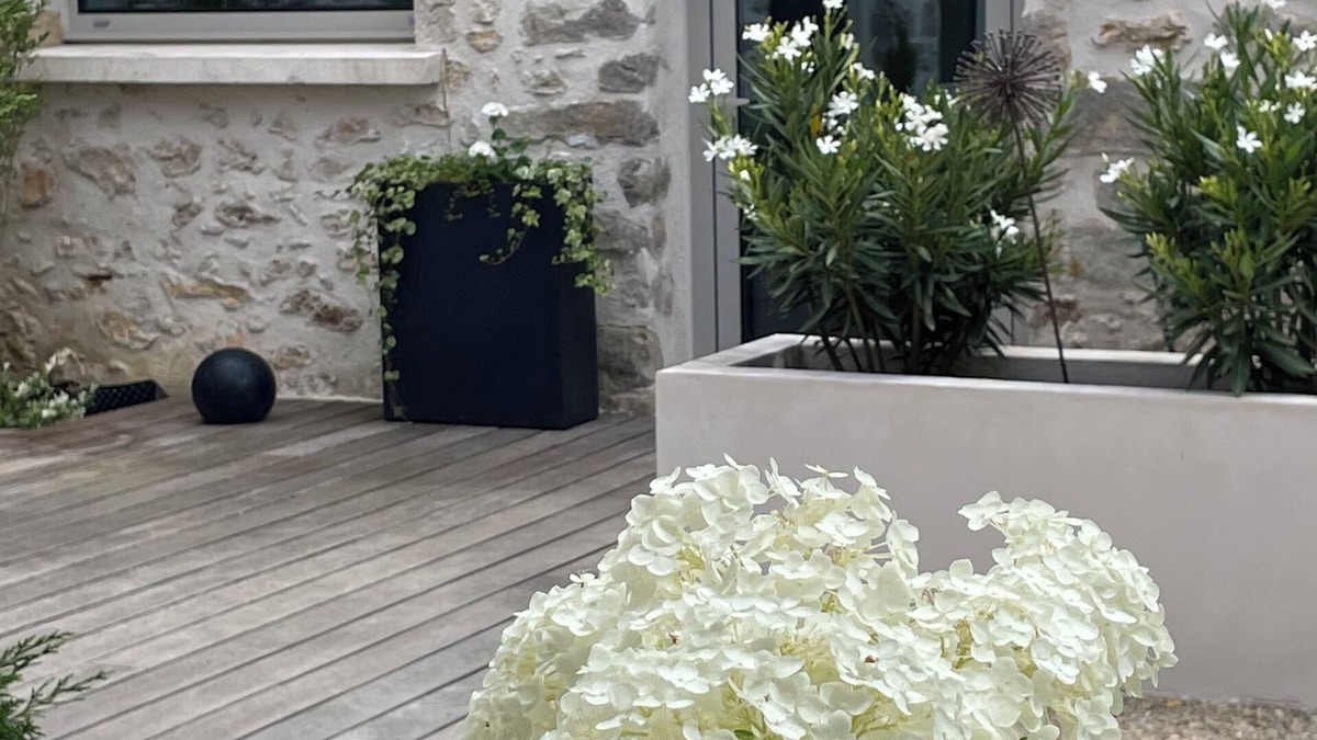Fleury-en-Biere House | LE Passage Secret