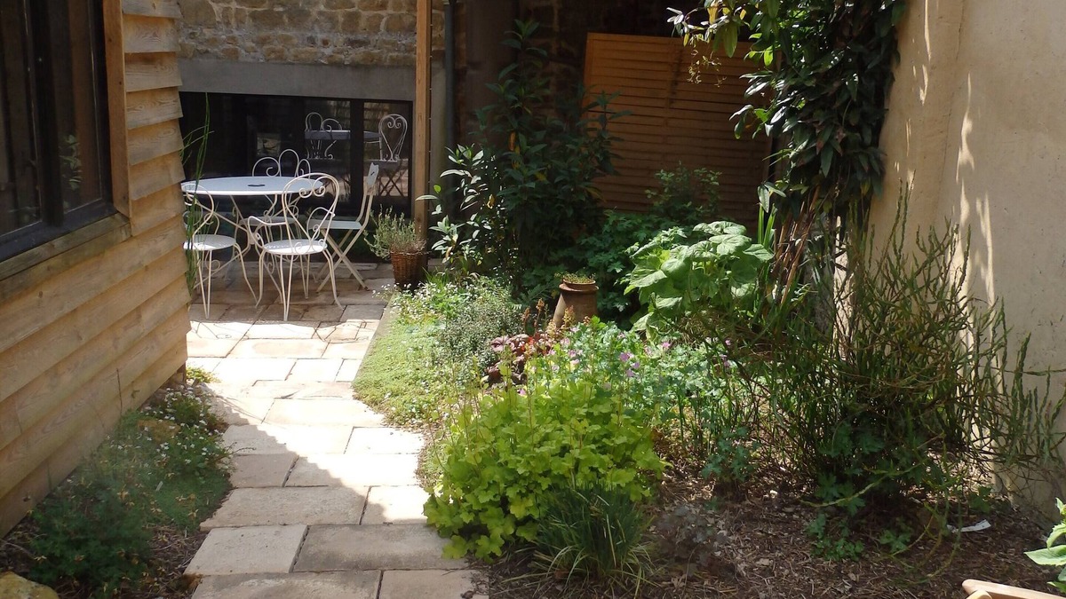 La Haye-Pesnel House | Le patio d'Helxine, town house with patio, shops, 15 minutes from the coast