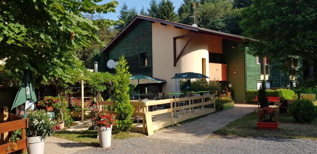 Cours Hotel | Le Pavillon