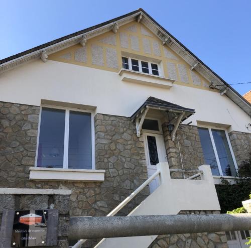 Maurepas Apartment | LE PAVILLON RENNAIS