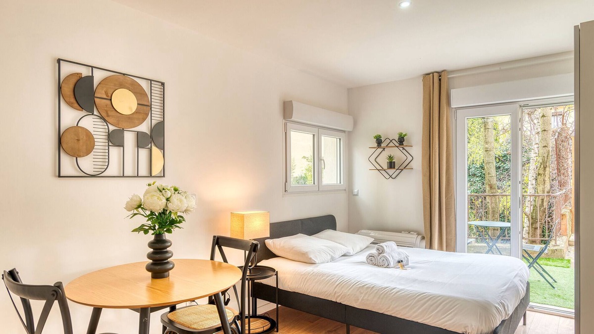 7th Arrondissement Apartment | Le Petit Atelier - Climatisé + extérieur - Jean Macé