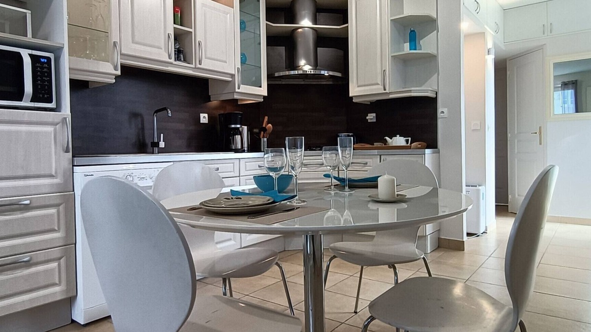 Cancale Apartment | Le Petit Chalet Bleu