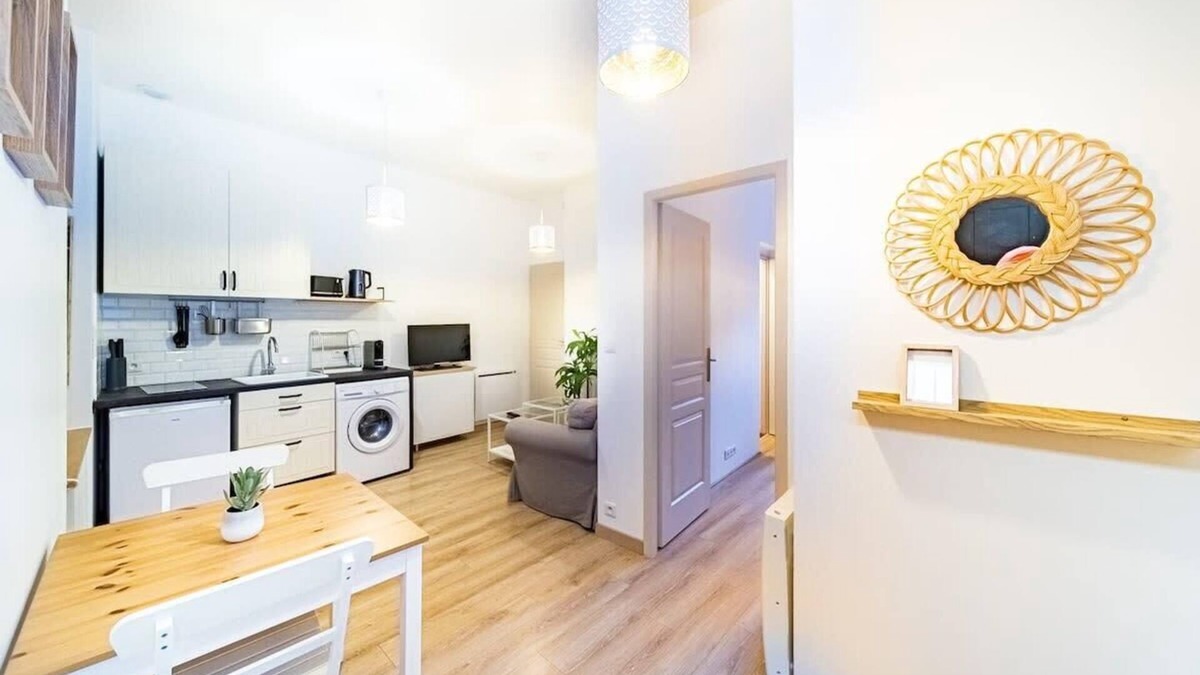 Gorge de Loup Apartment | Le Petit Cottin - Cozy apartment for 2 people - Valmy Metro