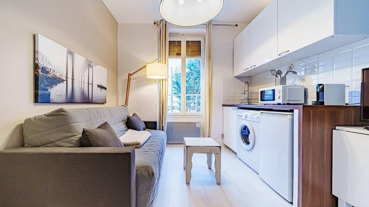 8th Arrondissement Apartment | Le petit Delore - Studio 2 personnes - Lyon 8