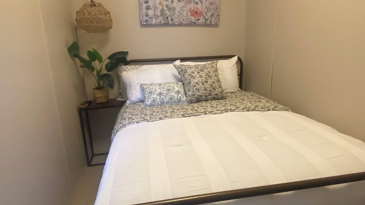 Eunice Cabin | Le Petite Maison: A rustically charming rental space with exemplary hospitality.