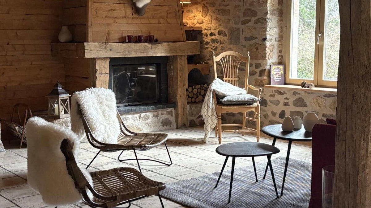 Saint-Sauves-d'Auvergne House | Le Planchat - Saint-sauves-d'auvergne