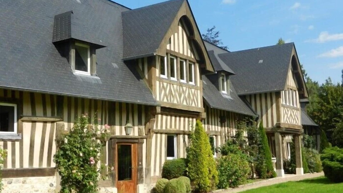Touques House | LE PRESSOIR DES HERBES 17th-century building 5 km Deauville and Trouville