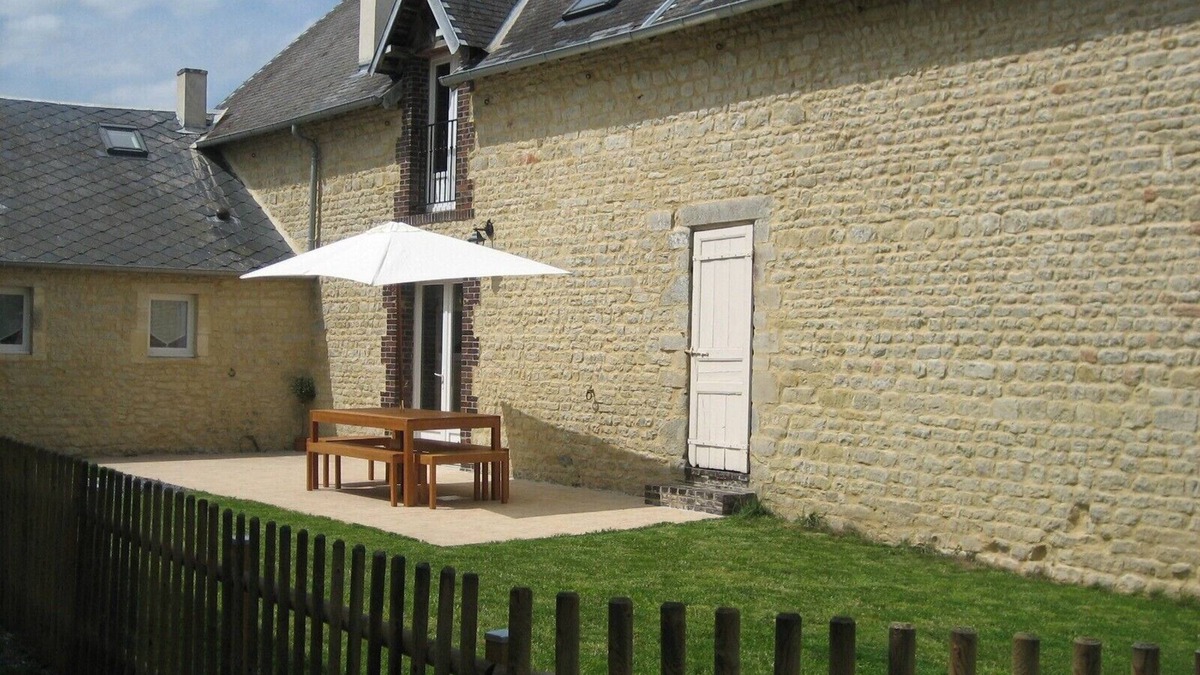 Aignerville Cottage | Le Pressoir - La Ferme du Château sleeps 4/12 people