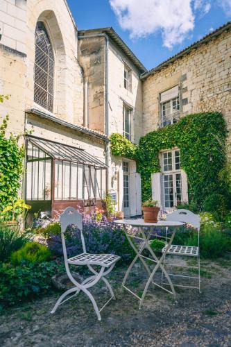 Loudun House | Le Prieuré Sainte Croix