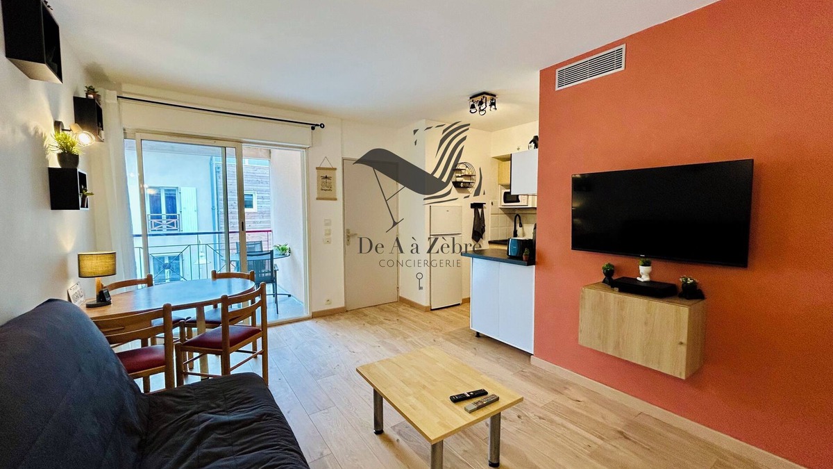 Rochefort Apartment | Le Repos du Marin - With balcony and private parking lot