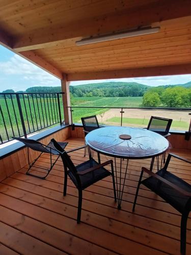 Saint-Leon-sur-Vezere Apartment | Le Séchoir des acacias, Gîte les Chênes Verts