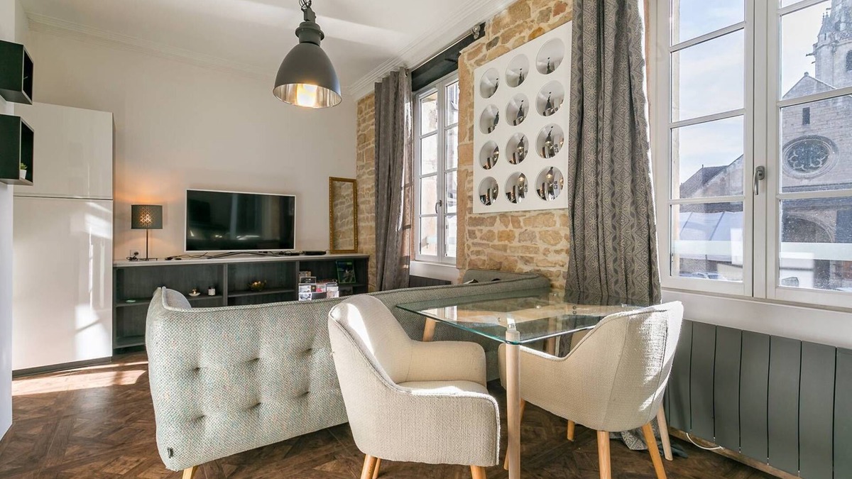 Faubourg North Apartment | Le Saint B -Studio au pied de la cathédrale- SR Loc