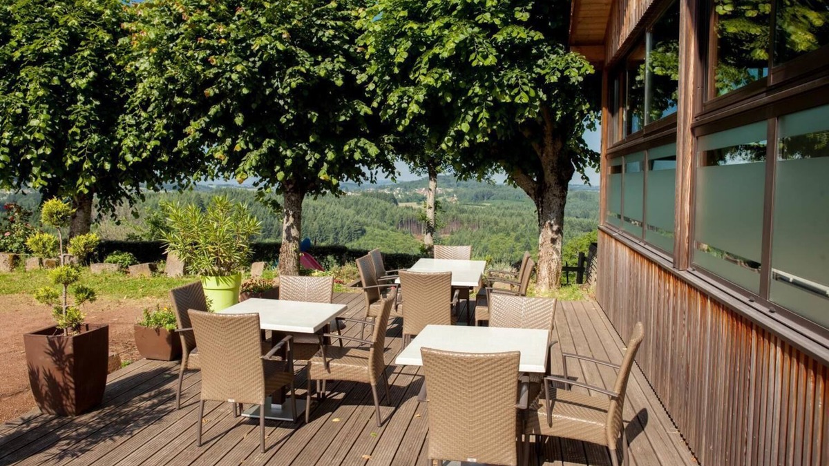 Montmelard Hotel | Le Saint Cyr
