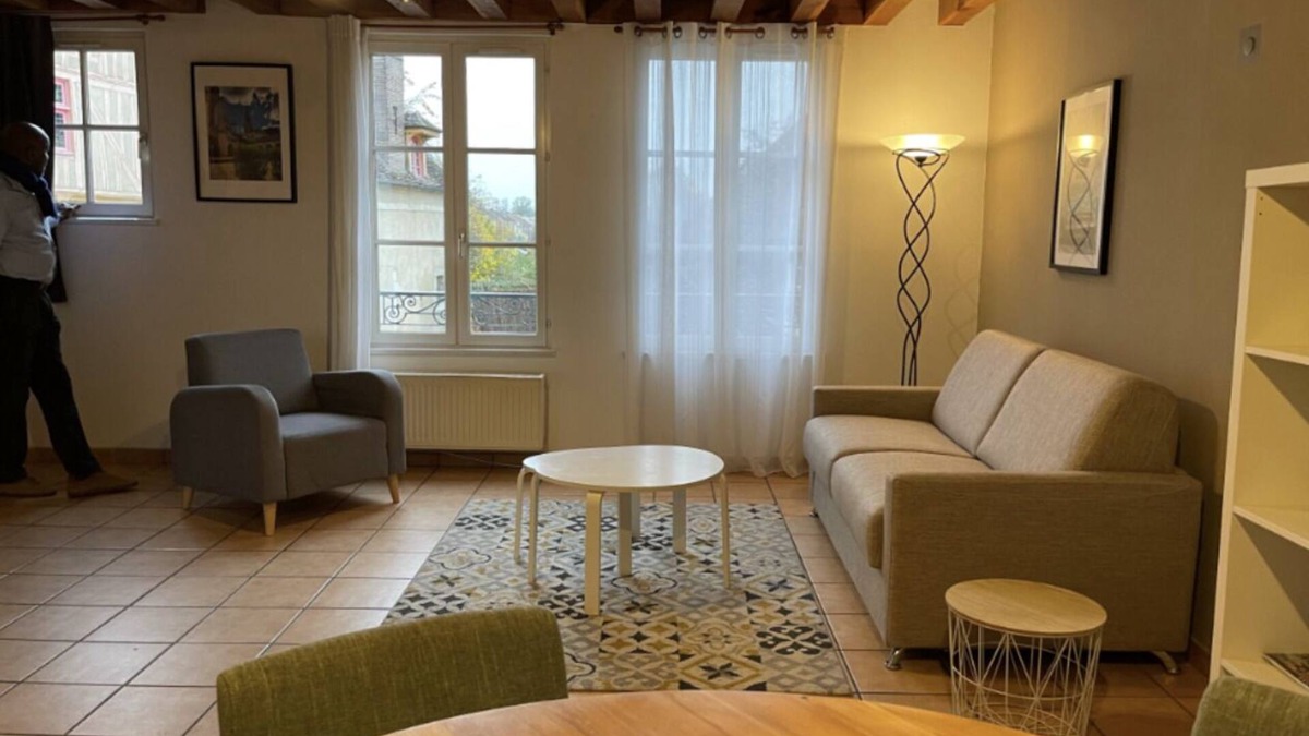 Auxerre Apartment | Le Saint-Nicolas-Apartment-Signature-Ensuite-City view