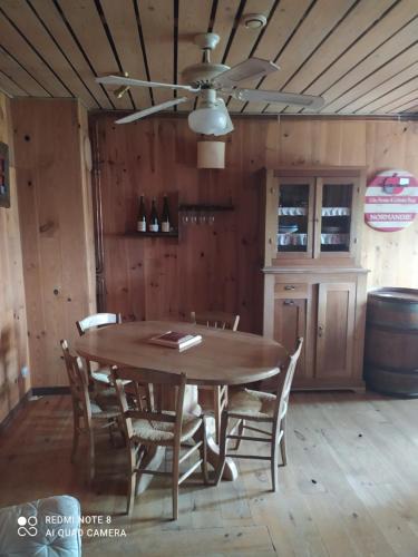 Chazey-sur-Ain House | le saloon