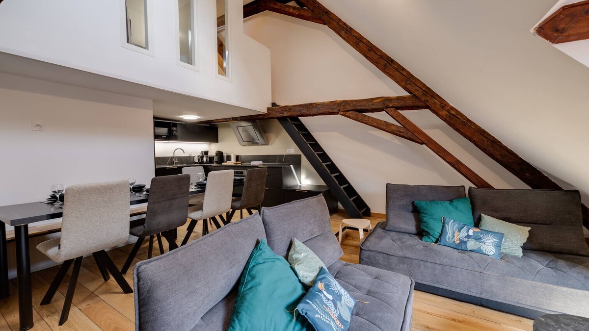Annecy Old Town Apartment | Le SeptQatre - Grand triplex au cœur de la Vieille Ville