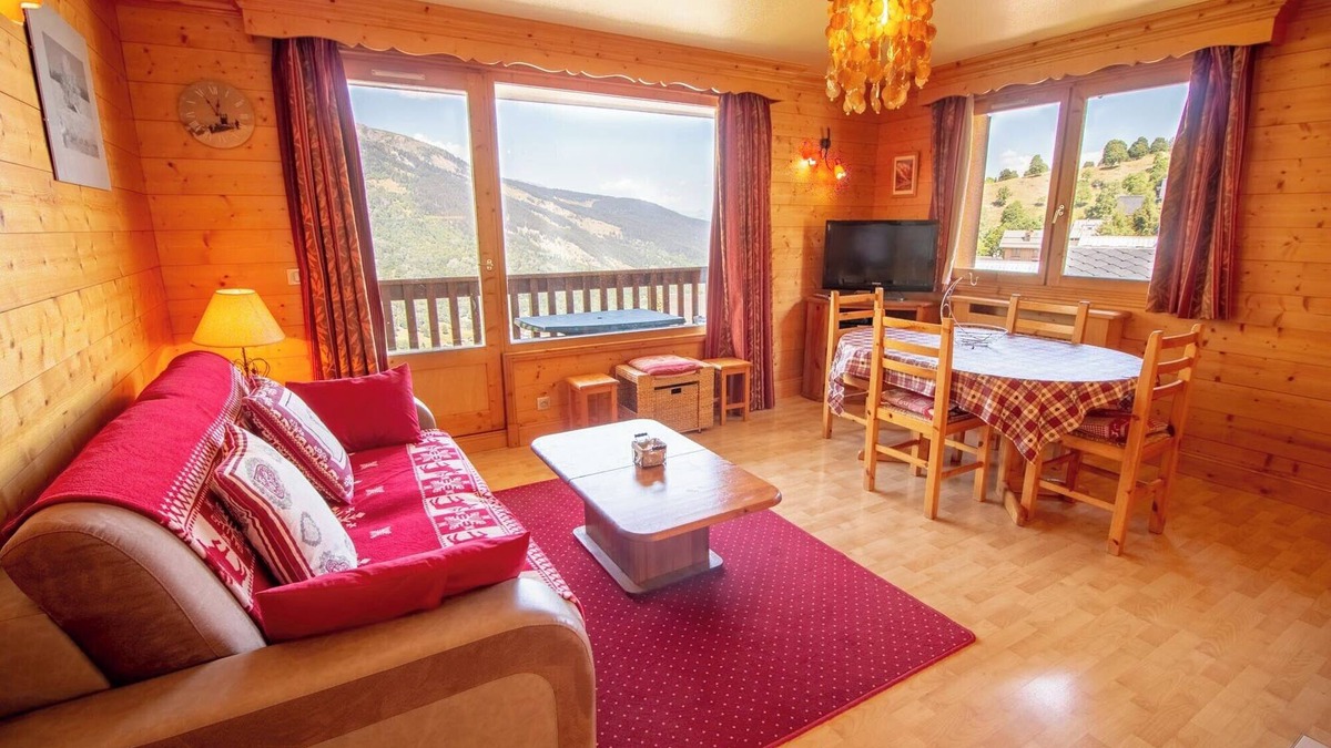Meribel Apartment | Le Surf 1 in front of Morel chairlift