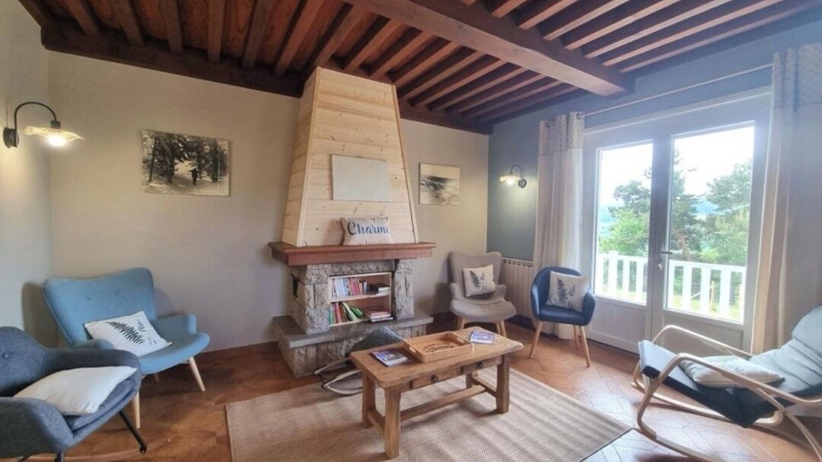 Saint-Georges-en-Couzan House | Le Temps des Cerises