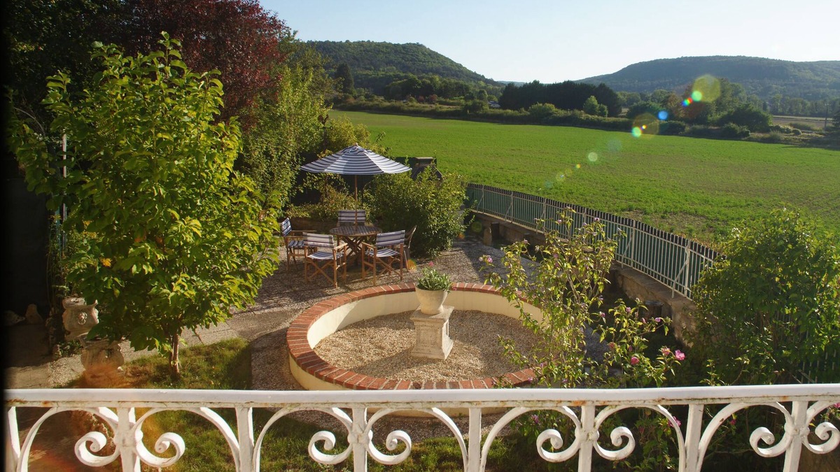 Sermizelles House | Le Trèfle de l'Impériale (les Gites de l'Impériale) House, garden & terrace