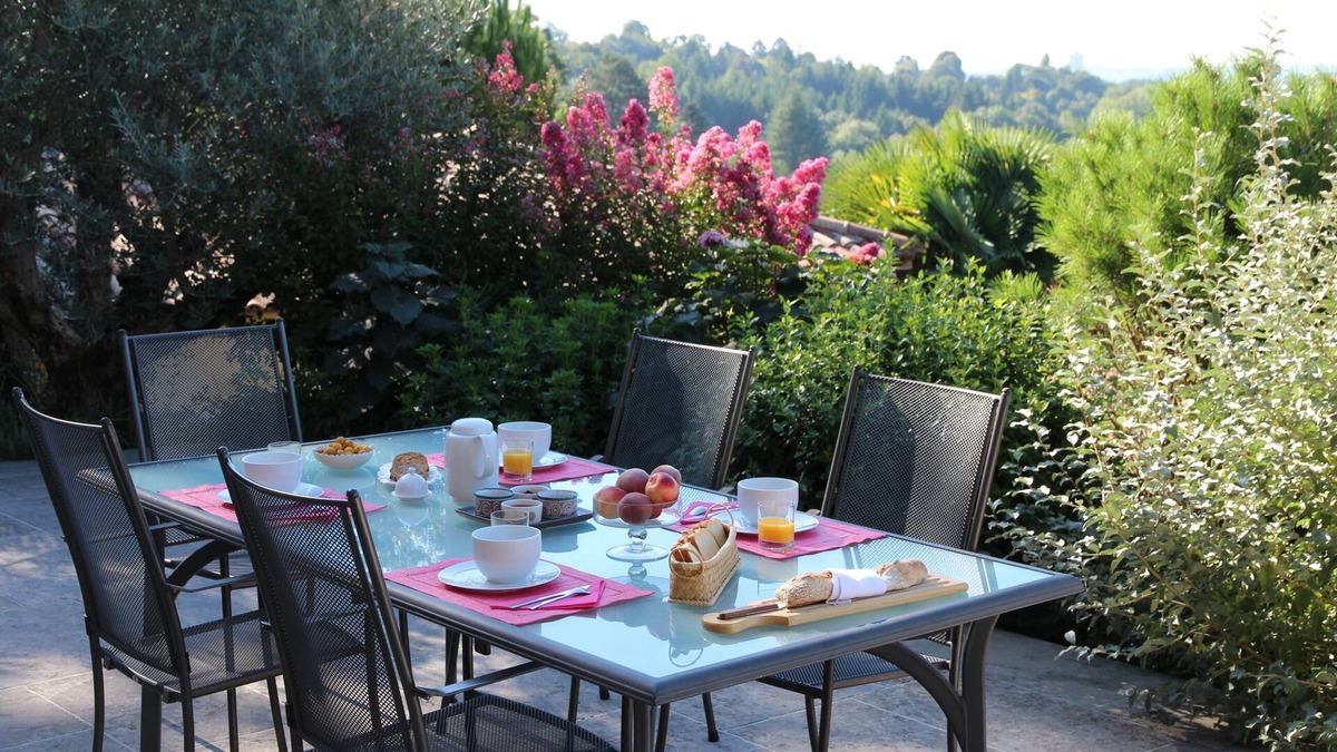 Limonest House | Le Vallon de Saint André - The countryside 10 minutes from the Metro