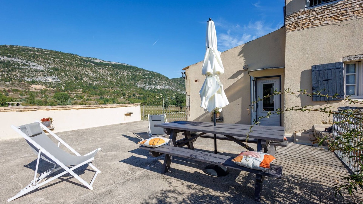 Monieux House | Le Viguier - Maison avec terrasse, vue montagne