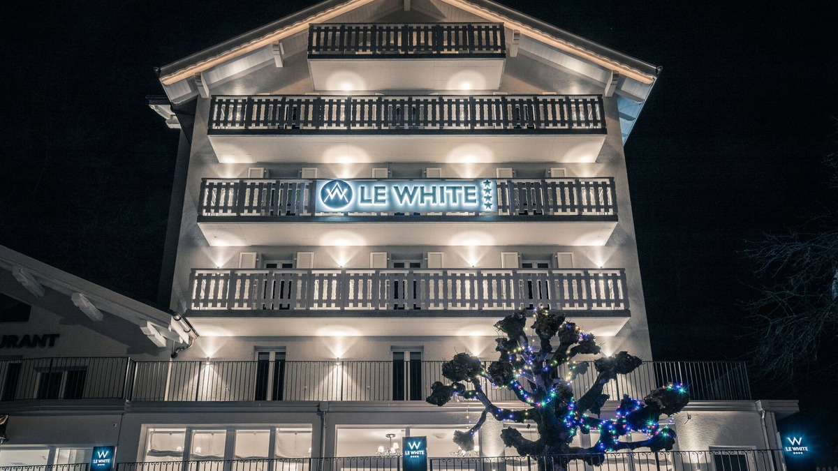 Champery Hotel | Le White