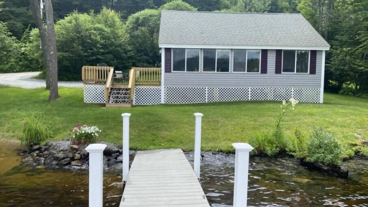 Antrim Cottage | Leaf Peeper Special!nWaterfront!
