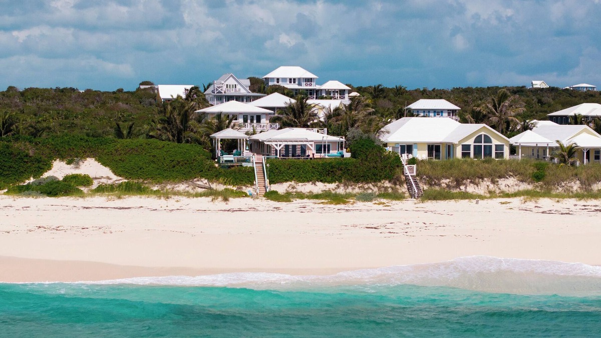 Hope Town Villa | Leapin' Lizards - Enjoy the enchanting ocean-side estate of Leapin' Lizards!