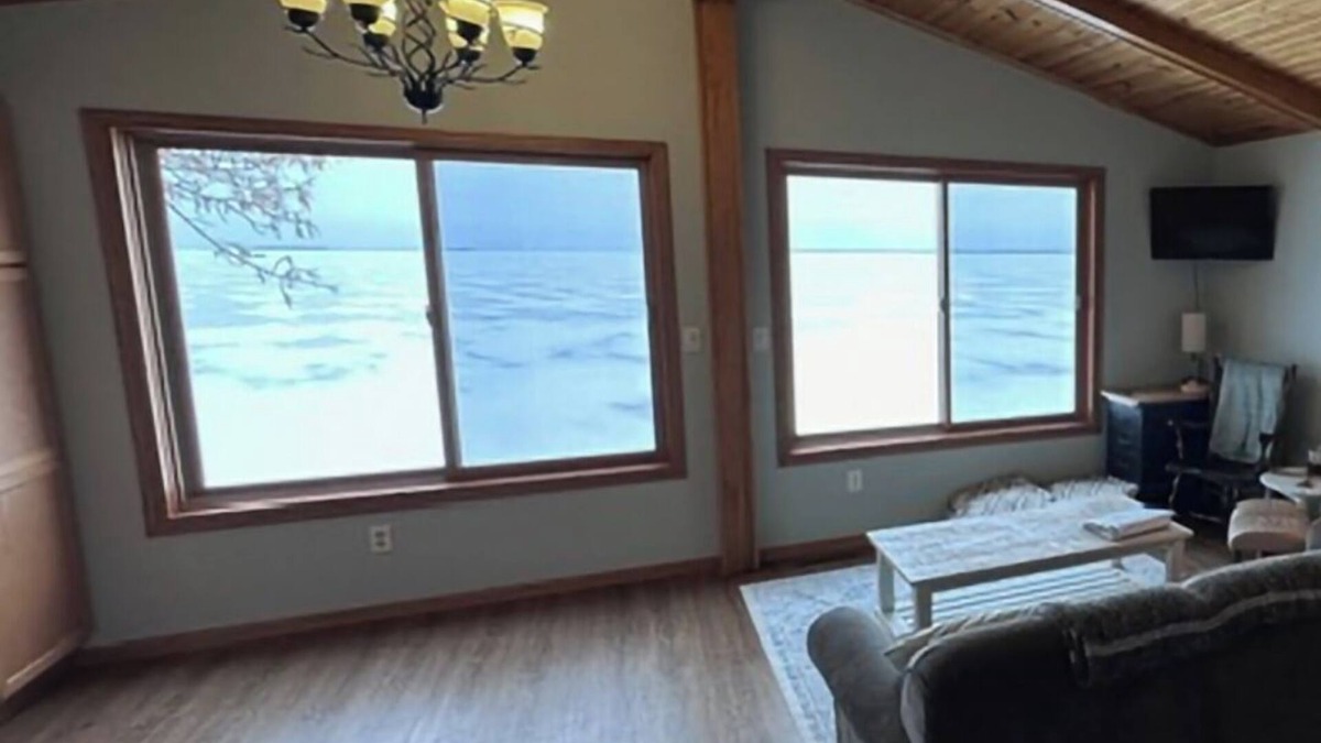 Whipholt Cabin | Leech lake cabin with gorgeous views! 2br/2ba pet friendly!