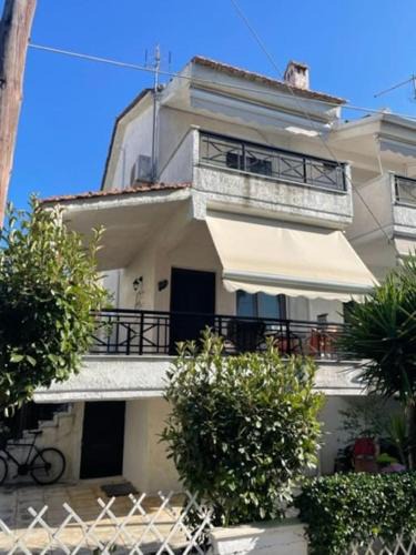 Agiokampos House | Lefki's House