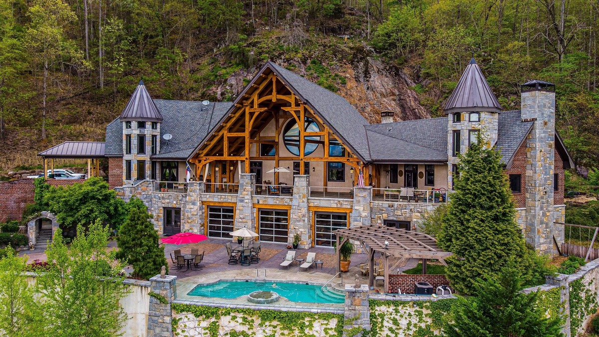 Franklin House | Legacy Lodge | The Ultimate Vacation Rental Including Pool, Hot Tub, and More!