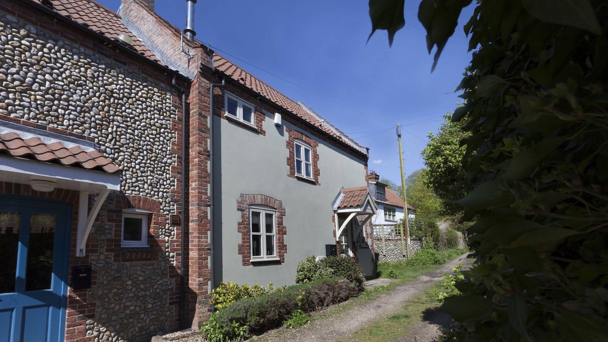 Holt Cottage | Legion Cottages - a self catering cottage that sleeps 4 guests in 2 bedrooms