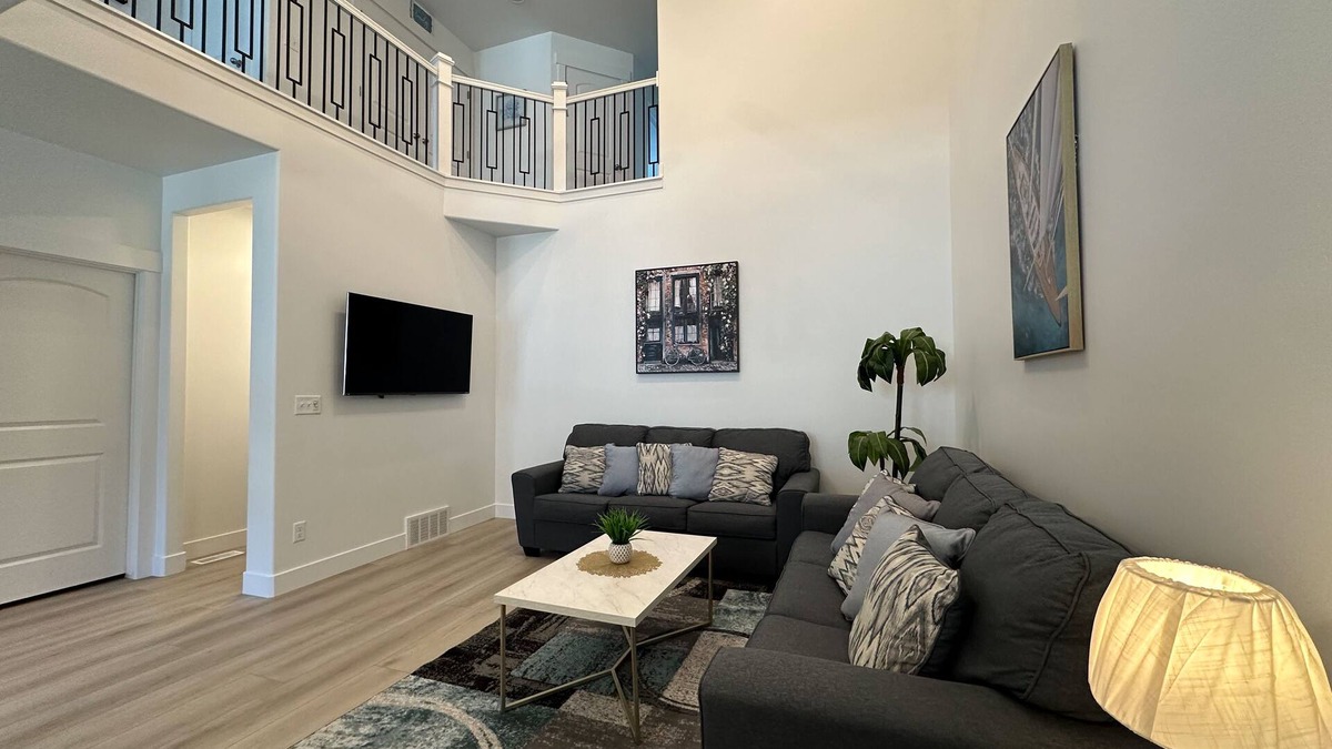 Lehi House | Lehi Escape: Near Silicon Slopes/Thanksgiving Pt, Indoor Games, Full Kitchen
