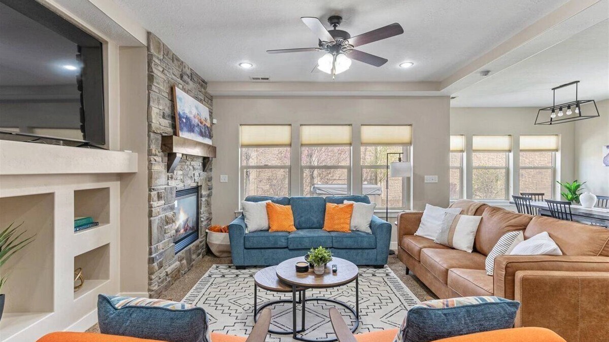 Lehi House | Lehi Mountain: Hot Tub, Basketball Court, Games!