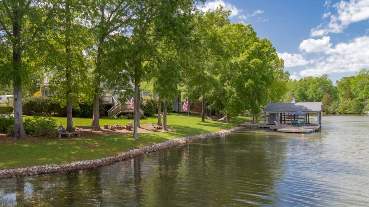 Wise House | Leisure Cove | Gorgeous Point Lot w/Fabulous Views | 3-night Min.