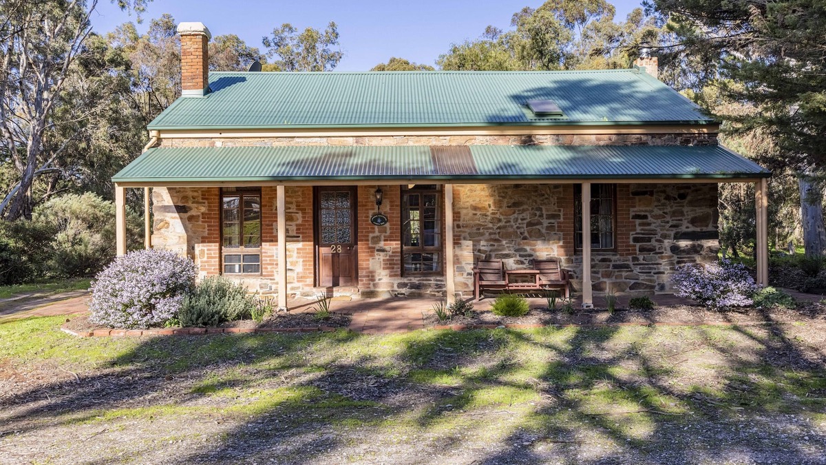 Moculta Cottage | Lemke Cottage, Moculta. In the beautiful Barossa Valley of South Australia