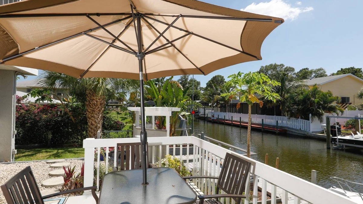 Grove City Condo | Lemon Bay Waterfront Condo w Patio