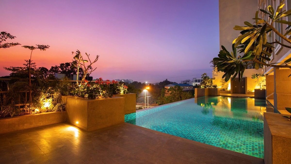 Central Pune Hotel | Lemon Tree Premier City Center Pune